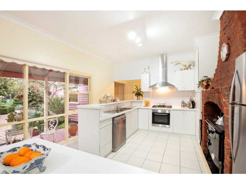 36 Inglis Street, Ballan VIC 3342