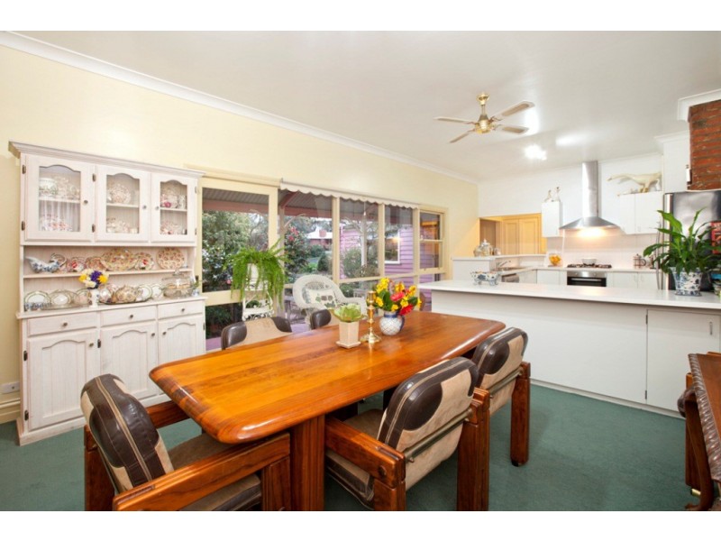 36 Inglis Street, Ballan VIC 3342