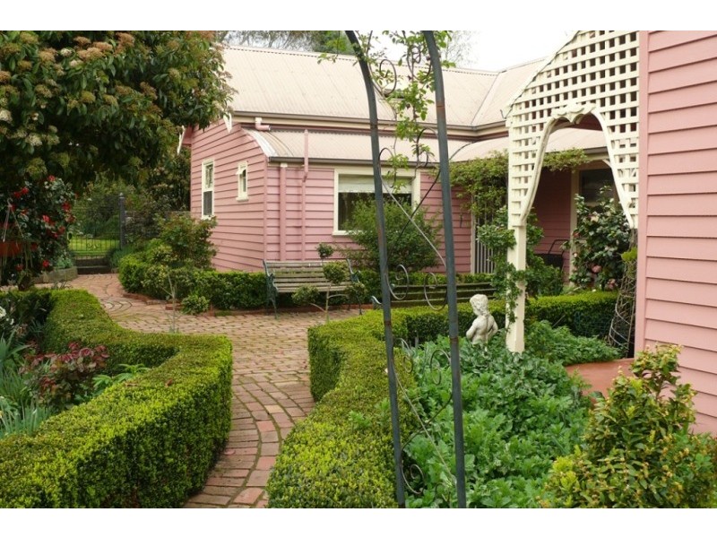 36 Inglis Street, Ballan VIC 3342