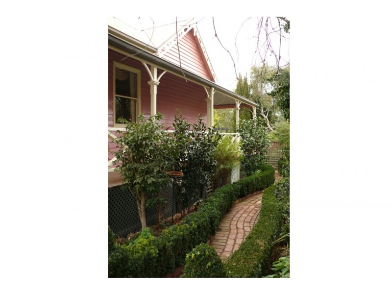 36 Inglis Street, Ballan VIC 3342