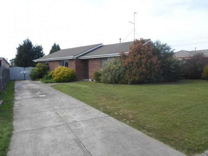 51 McNulty Drive, Wendouree VIC 3355