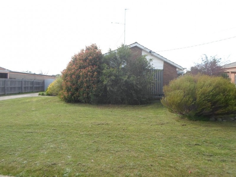 51 McNulty Drive, Wendouree VIC 3355