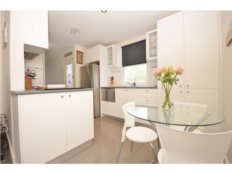 3 Nightingale Street, Newington VIC 3350