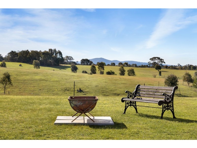 132 Rifle Butts Road, Beaufort VIC 3373