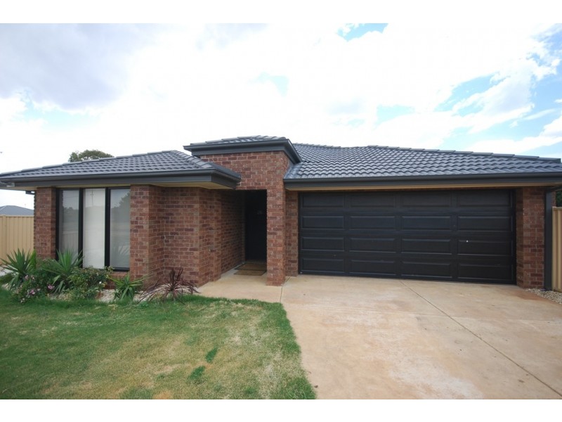 26 Dundas Street, Miners Rest VIC 3352