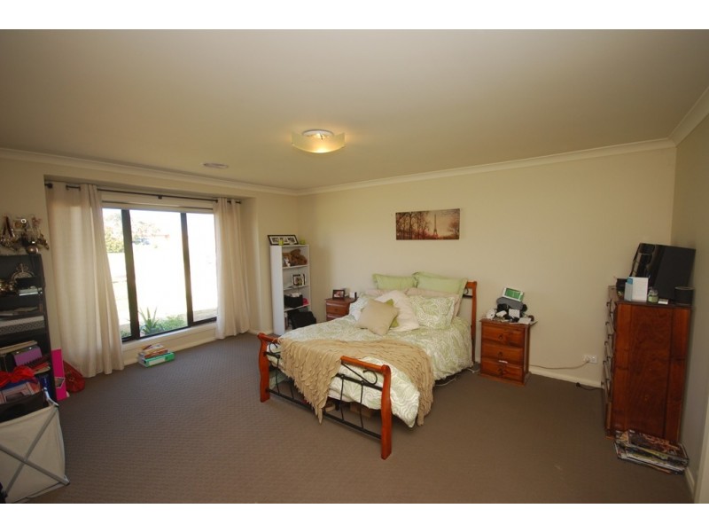 26 Dundas Street, Miners Rest VIC 3352
