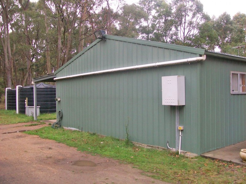 76 Reservoir Rd, Ross Creek VIC 3351