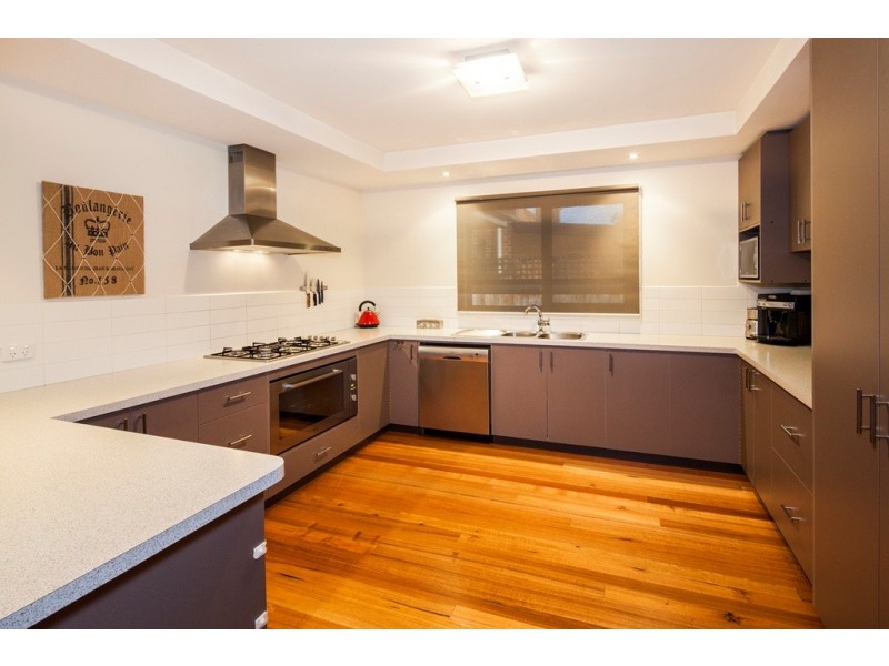 18 Yarra Gum Place, Mount Clear VIC 3350