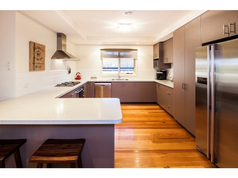 18 Yarra Gum Place, Mount Clear VIC 3350