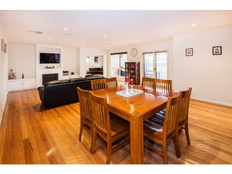 18 Yarra Gum Place, Mount Clear VIC 3350