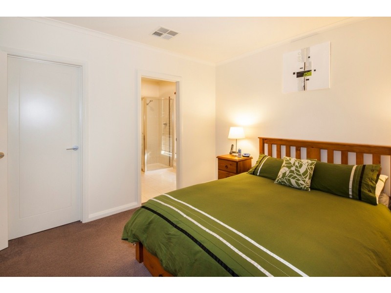 18 Yarra Gum Place, Mount Clear VIC 3350