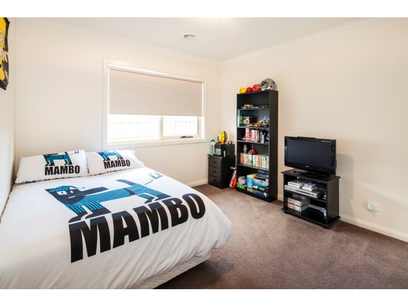 18 Yarra Gum Place, Mount Clear VIC 3350