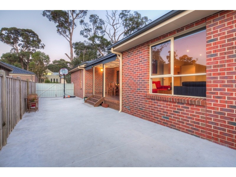18 Yarra Gum Place, Mount Clear VIC 3350
