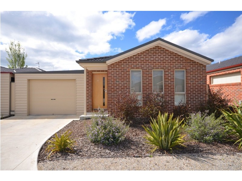 11/1 Gumdale Place, Sebastopol VIC 3356