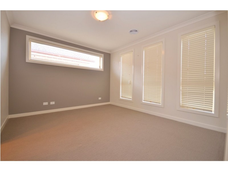 11/1 Gumdale Place, Sebastopol VIC 3356