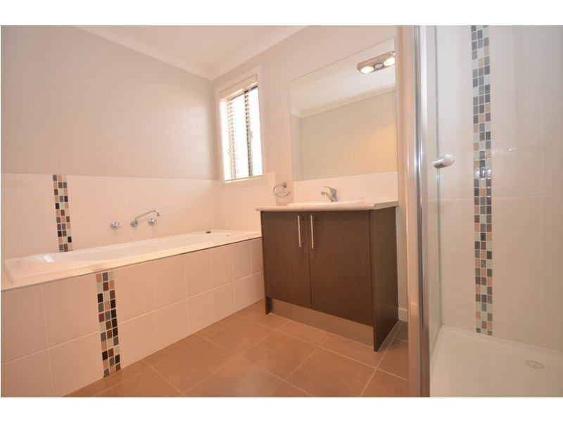 11/1 Gumdale Place, Sebastopol VIC 3356