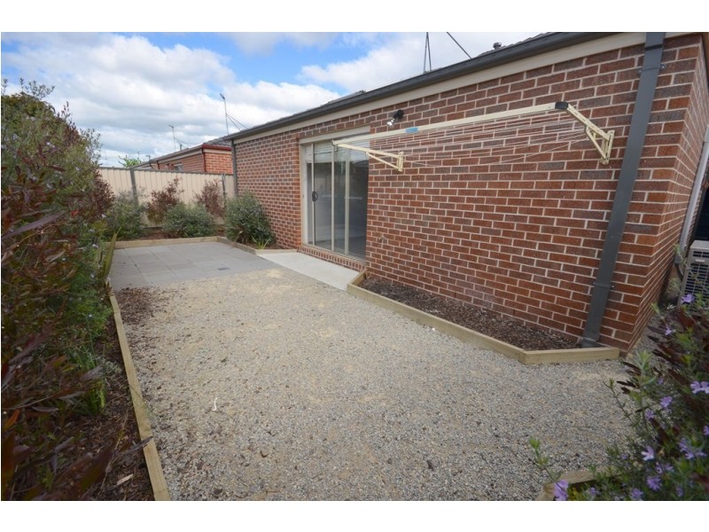 11/1 Gumdale Place, Sebastopol VIC 3356