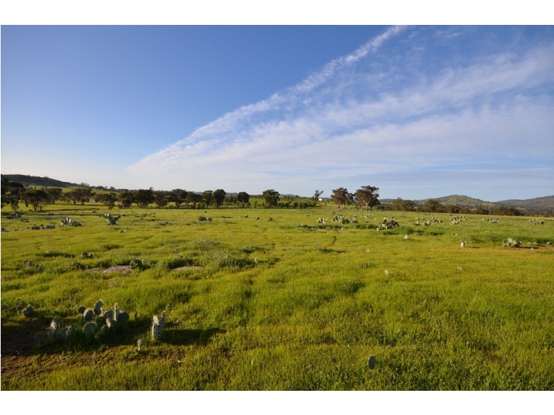 CA’s 2C and 2D Whitlocks Rd, Maldon VIC 3463