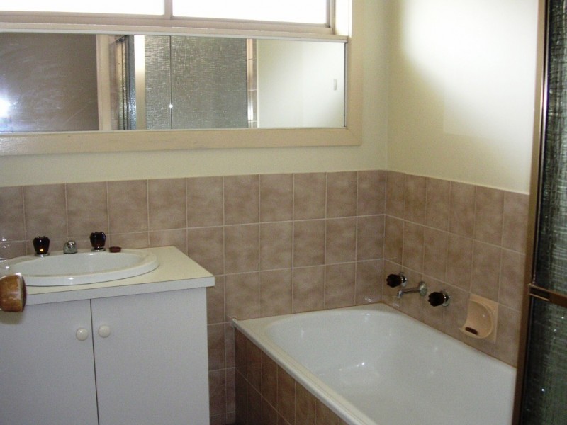 2/69 Victoria Street, Sebastopol VIC 3356