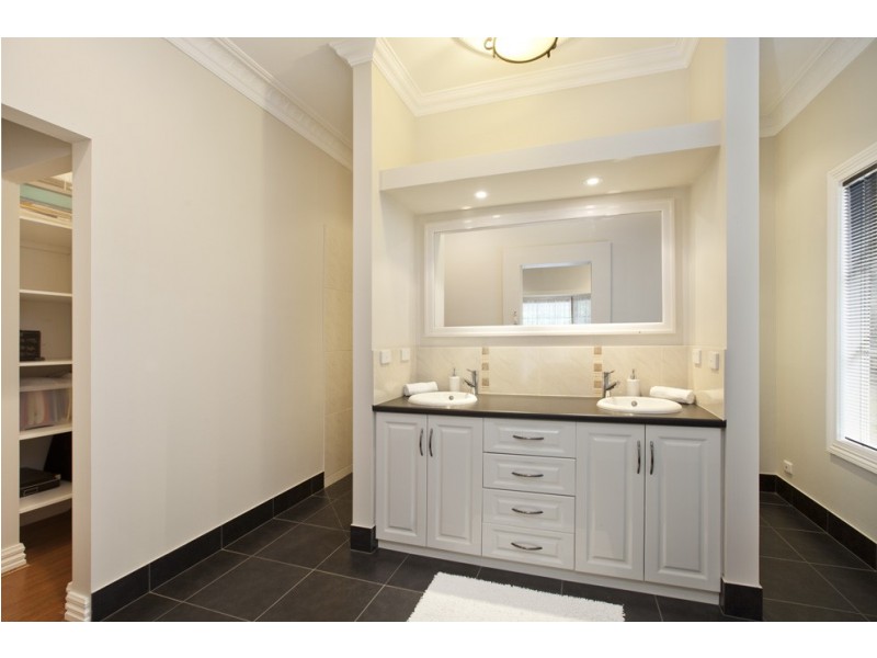 19 Duncan Street, Ballan VIC 3342