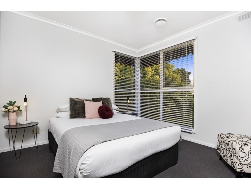 318 Main Road, Golden Point VIC 3350
