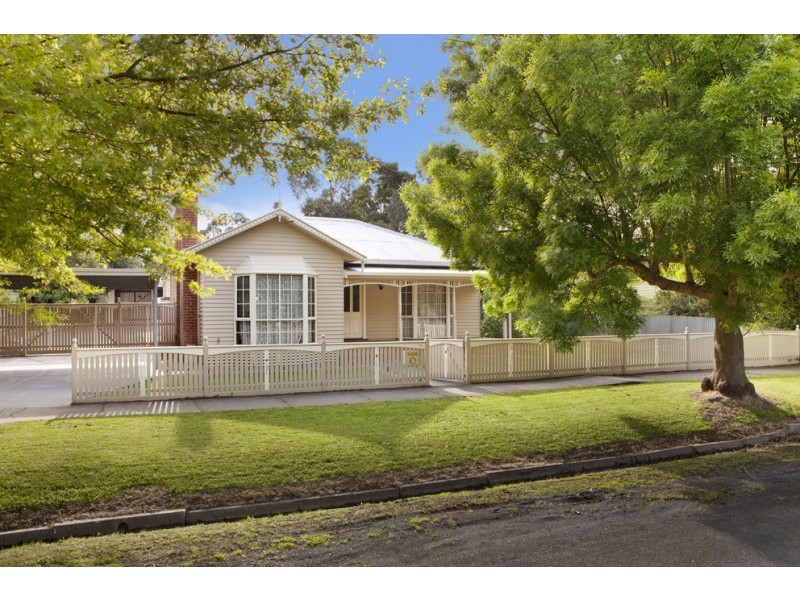 19 Duncan St, Ballan VIC 3342