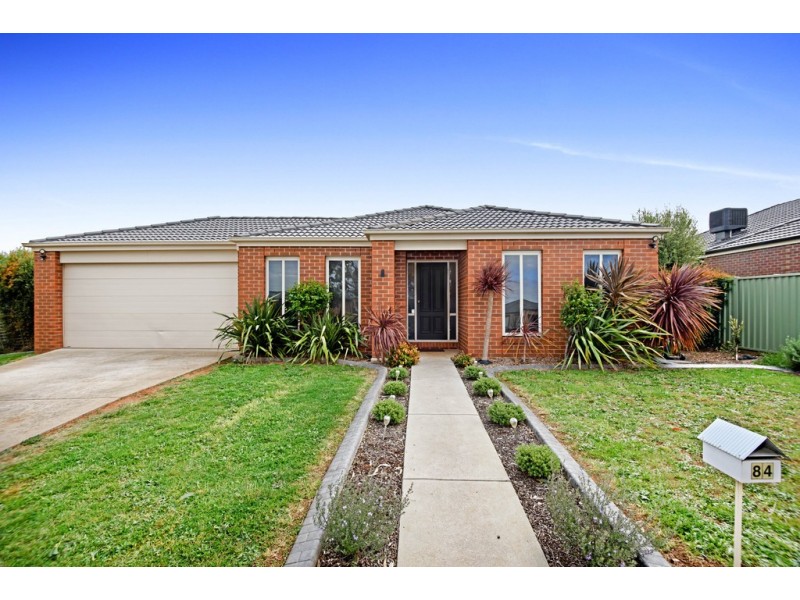 84 Waterford Drive, Miners Rest VIC 3352