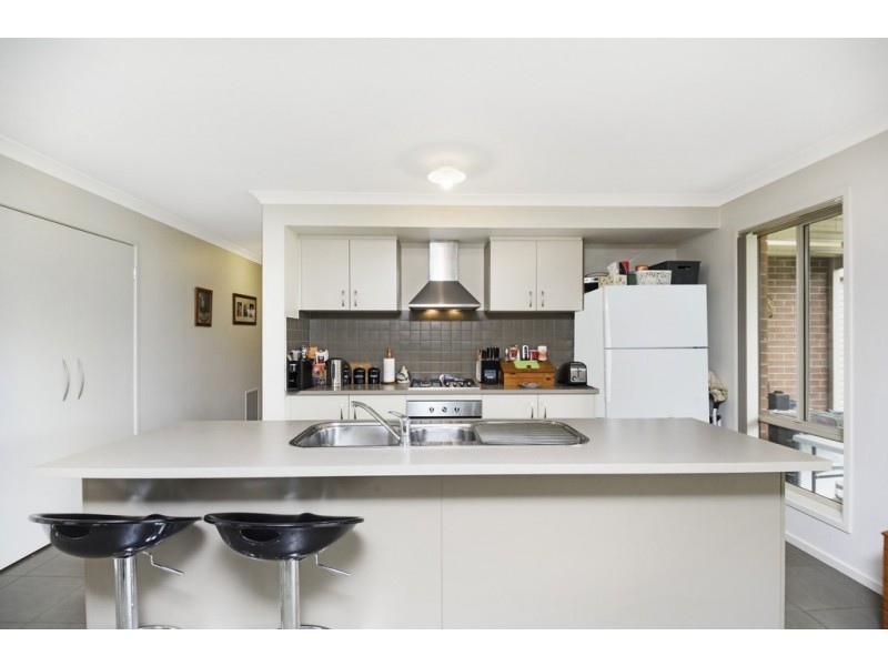 84 Waterford Drive, Miners Rest VIC 3352