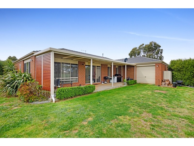 84 Waterford Drive, Miners Rest VIC 3352