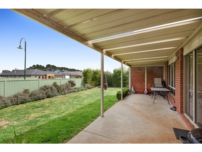 84 Waterford Drive, Miners Rest VIC 3352