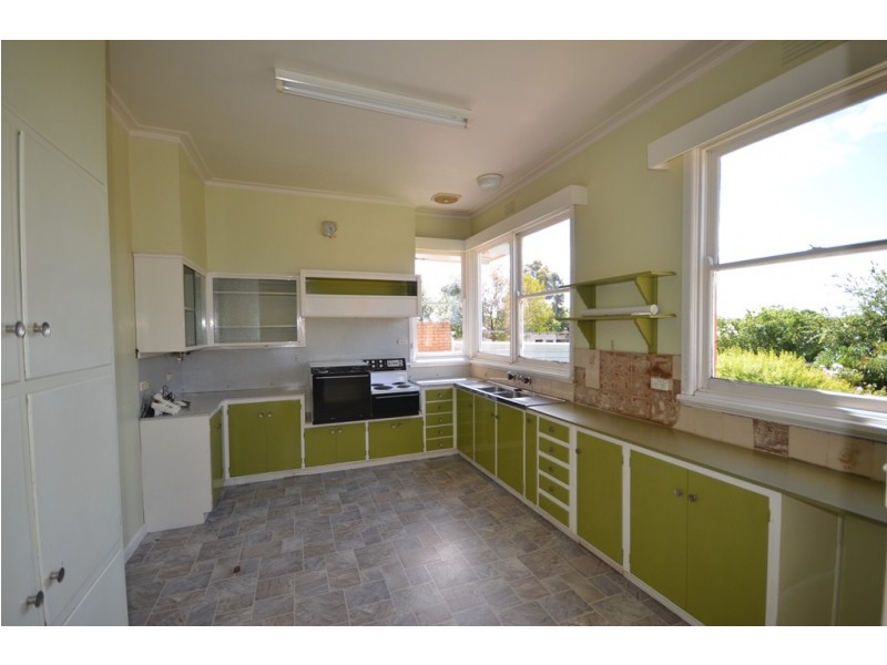 74 High St, Lismore VIC 3324