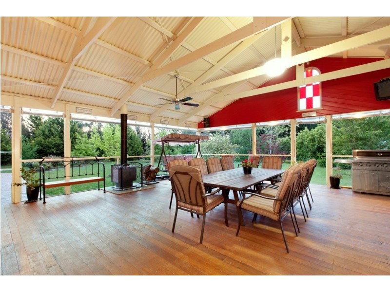 16 Berry St, Ballan VIC 3342