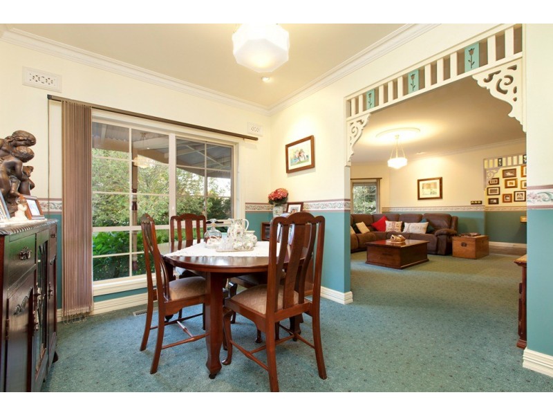 16 Berry St, Ballan VIC 3342