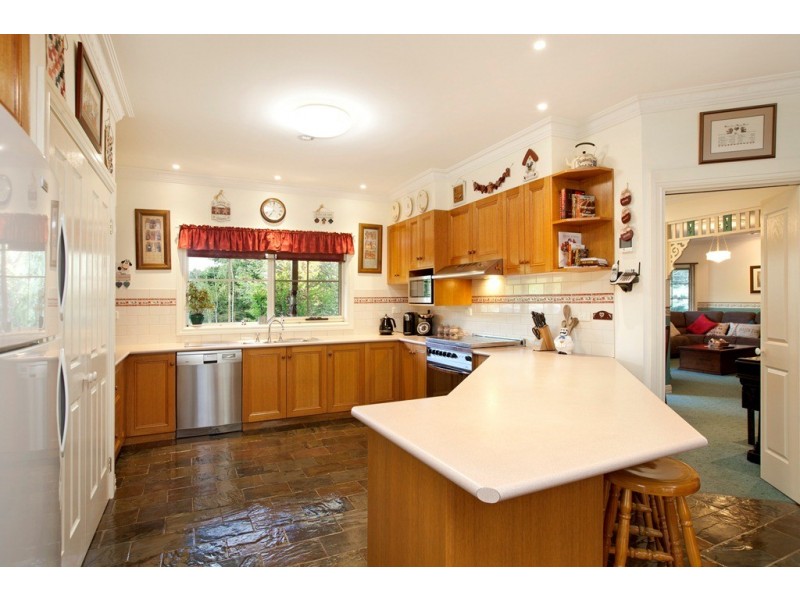 16 Berry St, Ballan VIC 3342