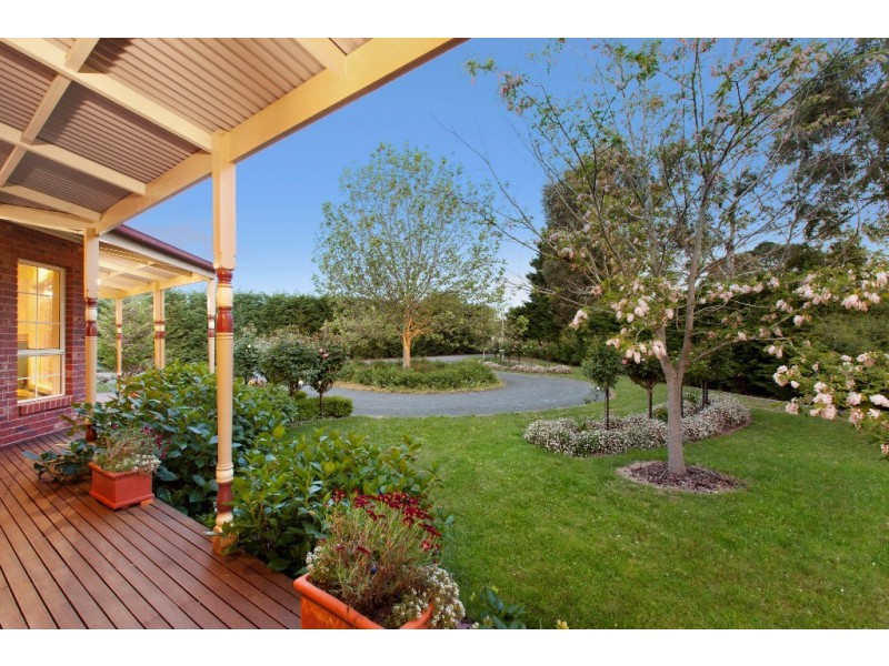 16 Berry St, Ballan VIC 3342