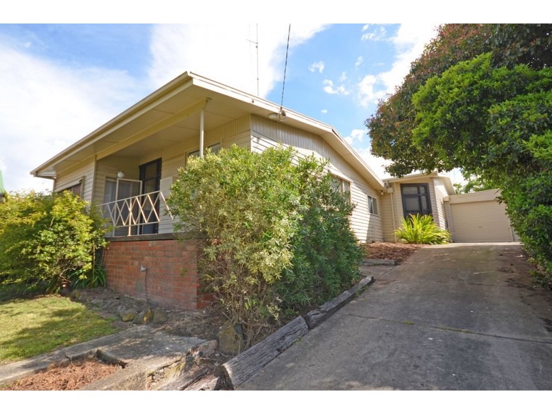 10 Young Street, Golden Point VIC 3350