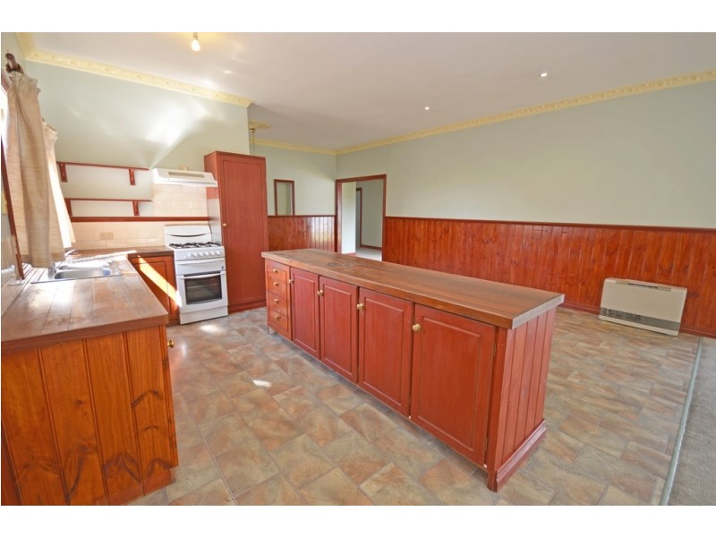 10 Young Street, Golden Point VIC 3350