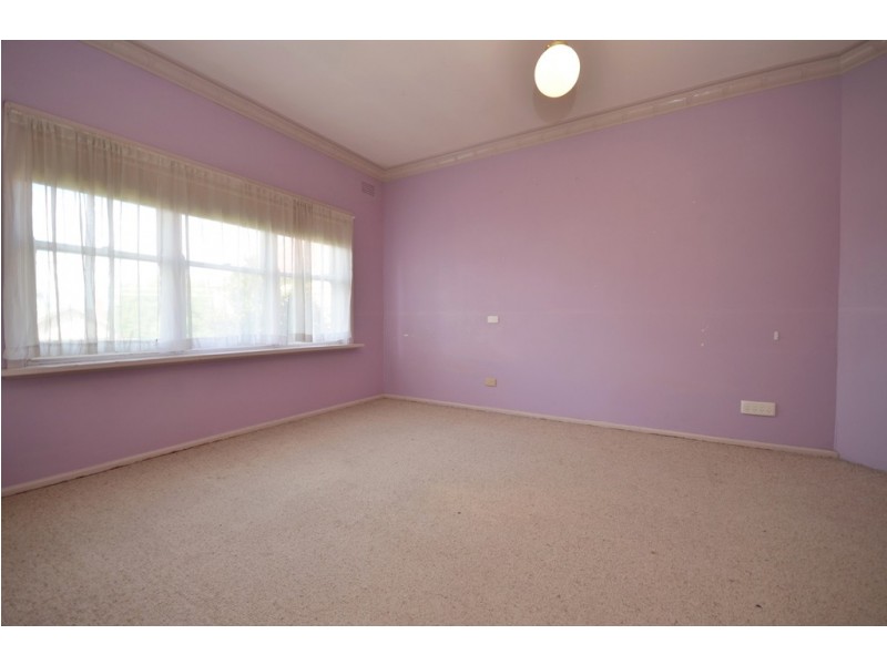 10 Young Street, Golden Point VIC 3350