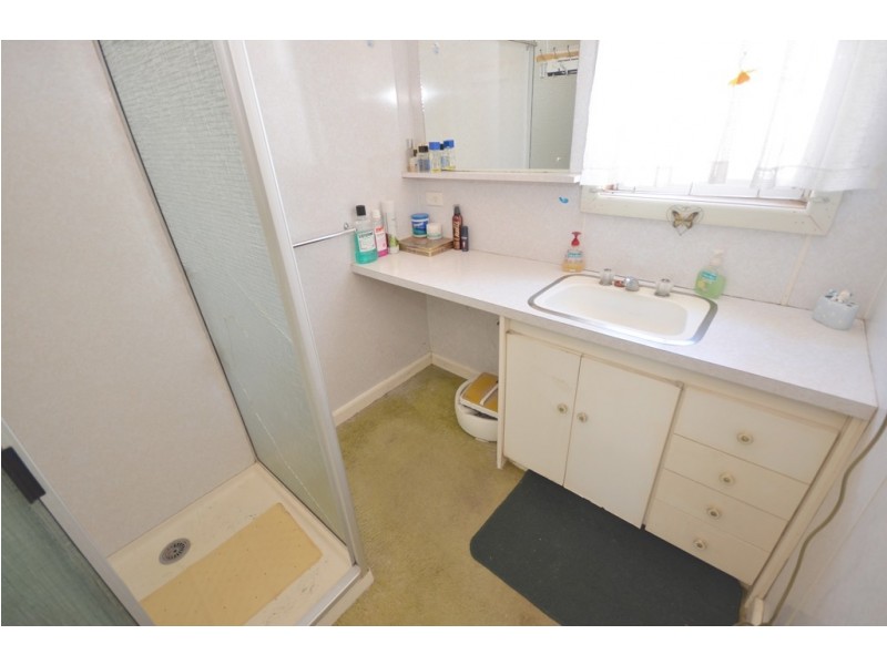 4 Collins Avenue, Sebastopol VIC 3356