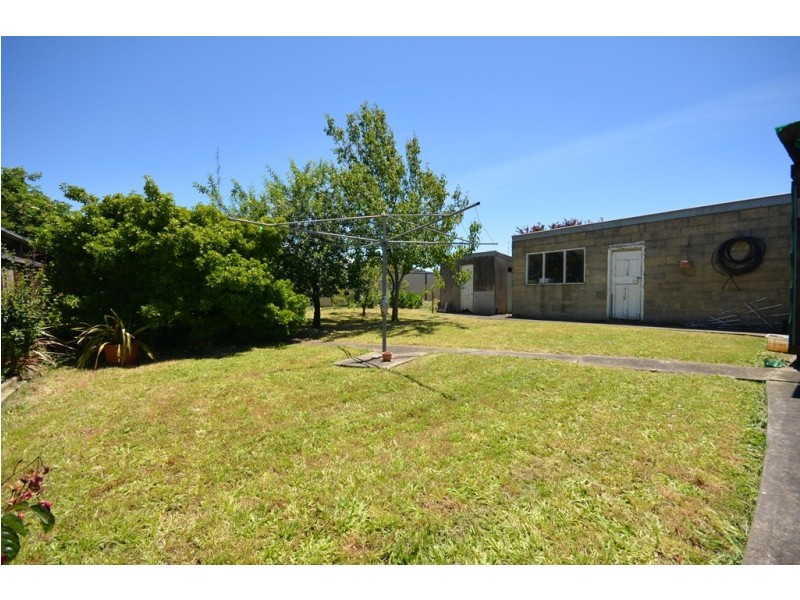 4 Collins Avenue, Sebastopol VIC 3356