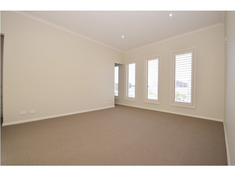 31 Canopy Avenue, Alfredton VIC 3350