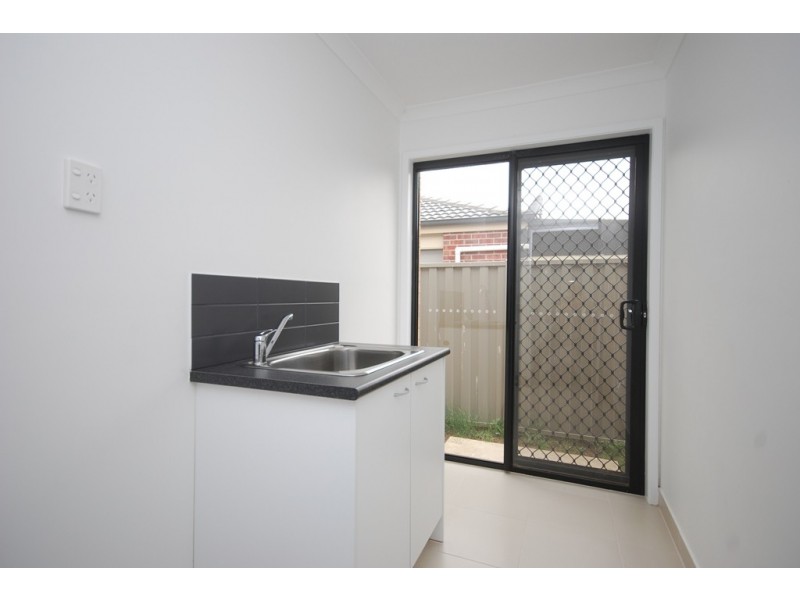 18 Macquarie Close, Delacombe VIC 3356