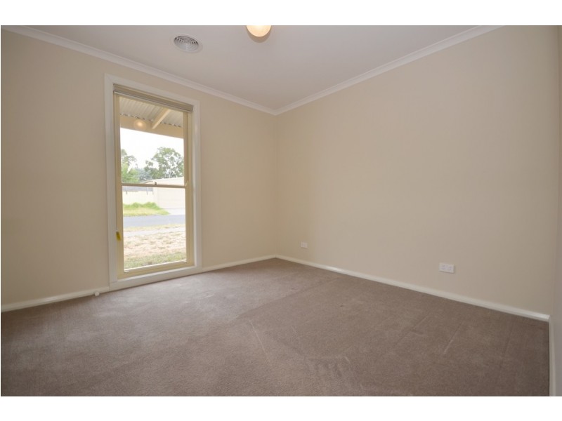 2a Dallas Avenue, Mount Clear VIC 3350