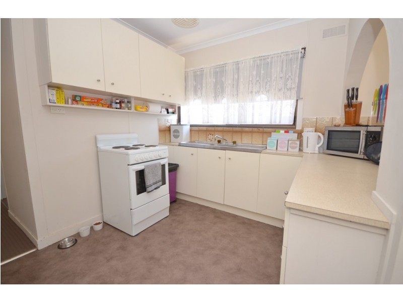 7 Hinkler Avenue, Sebastopol VIC 3356