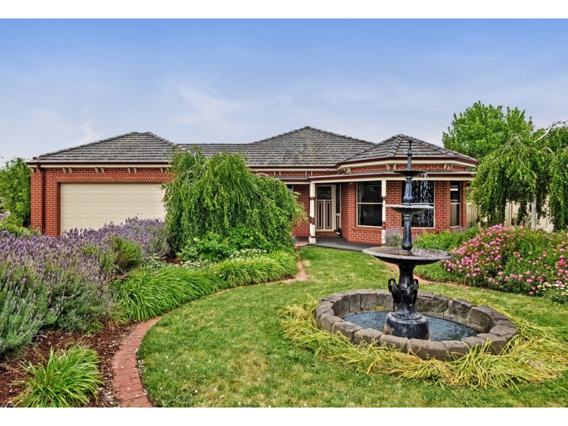 8 Ashbourne Court, Alfredton VIC 3350