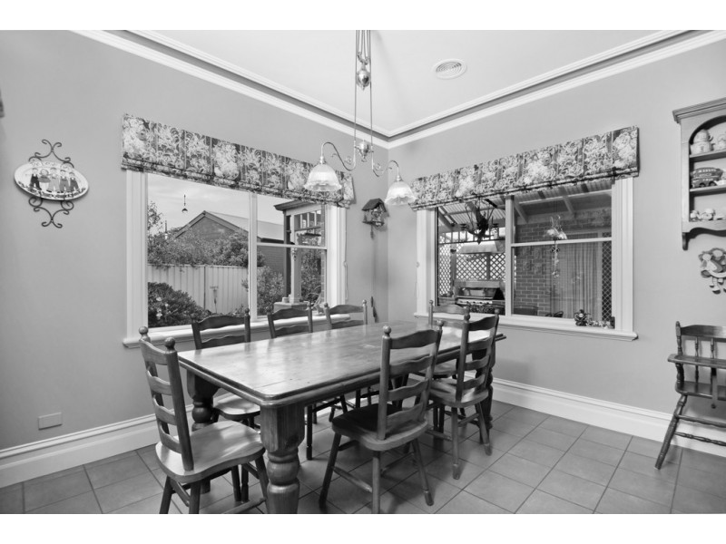 8 Ashbourne Court, Alfredton VIC 3350