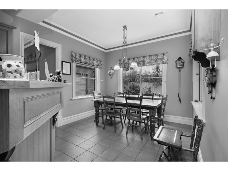 8 Ashbourne Court, Alfredton VIC 3350