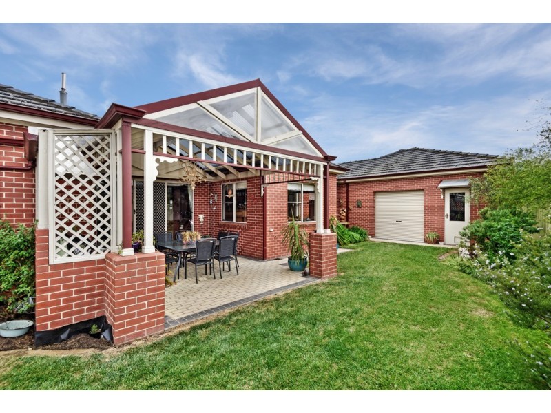 8 Ashbourne Court, Alfredton VIC 3350