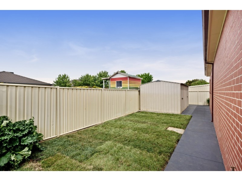 8 Ashbourne Court, Alfredton VIC 3350