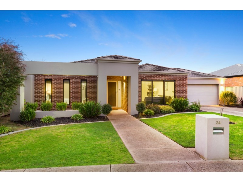 24 Canadian Crescent, Canadian VIC 3350